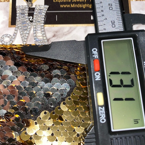 VVS clarity genuine Swarovski initial pendant 10k white gold vermeil initial wow - Picture 5 of 5